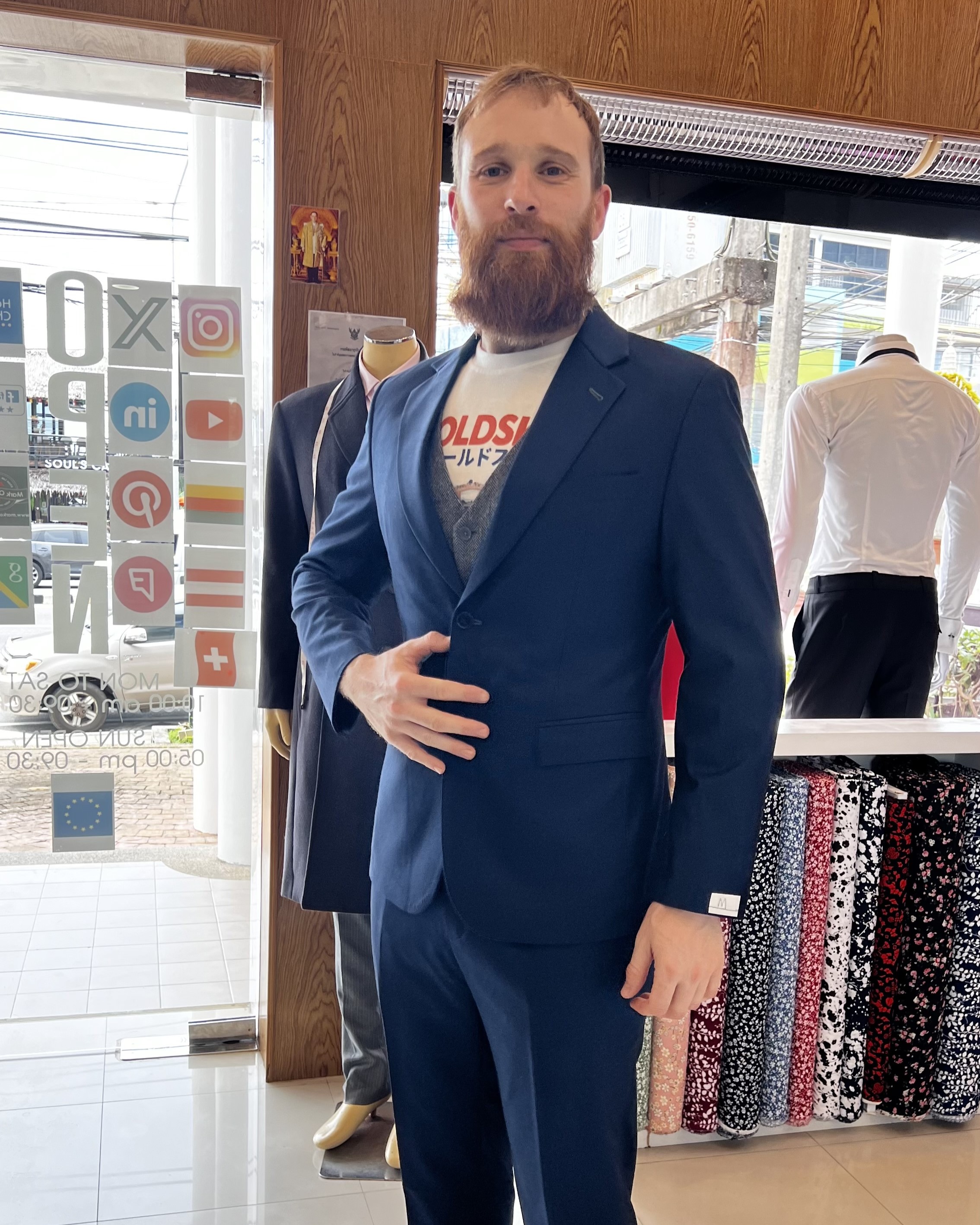Single breast suit from Custom Tailor based in Khaolak,Thailand